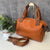 Bolsa Schutz Caramelo Urban Chic