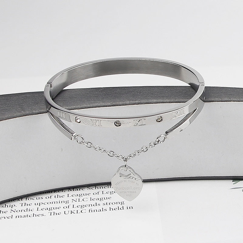 Pulseira Dourada Com Pingente De Coração