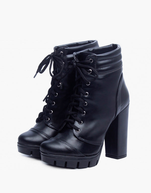 Bota tumblr hot sale preta